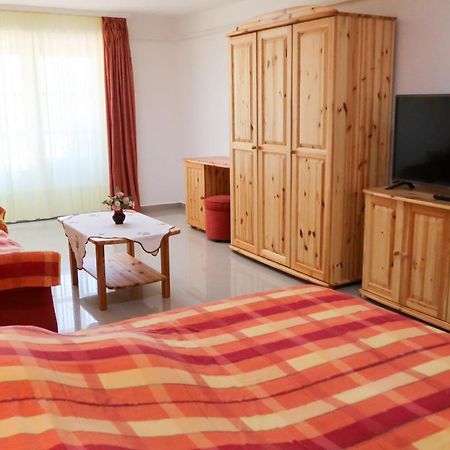 Magyar Apartmanhaz Iv. ザラカロシュ エクステリア 写真