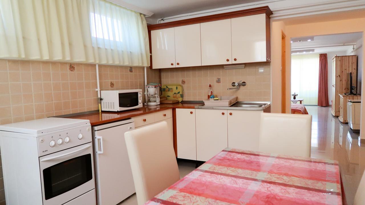 Magyar Apartmanhaz Iv. ザラカロシュ エクステリア 写真